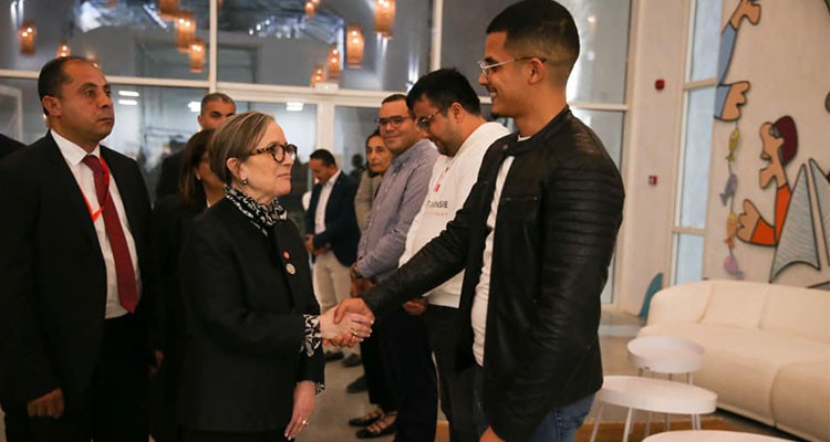 رئيسة الحكومة تؤدي زيارة لمركز ''أليف'' للتكنولوجيا بجربة