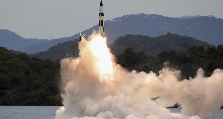 كوريا الشمالية تطلق صاروخا بالستيا باتجاه بحر اليابان