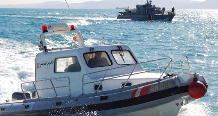 إحباط 17 عملية اجتياز للحدود البحرية خلسة وإنقاذ 794 مجتازا