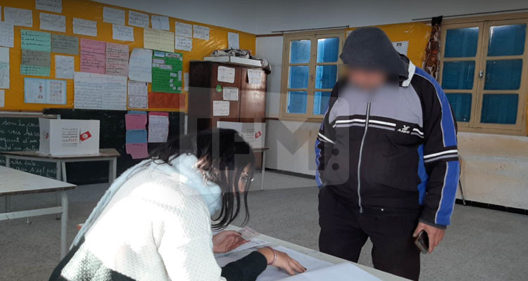 المدرسة الابتدائية بومهل1: 50 ناخب أدلوا بأصواتهم إلى حدود الساعة الـ10 صباحا