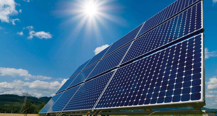 وزيرة الصناعة تعطي إشارة انطلاق تشغيل محطة توليد الكهرباء بالطاقة الشمسية بتطاوين