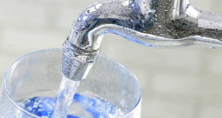 بعد انقطاع دام يومين: عودة نسق التزوّد بمياه الشرب في توزر