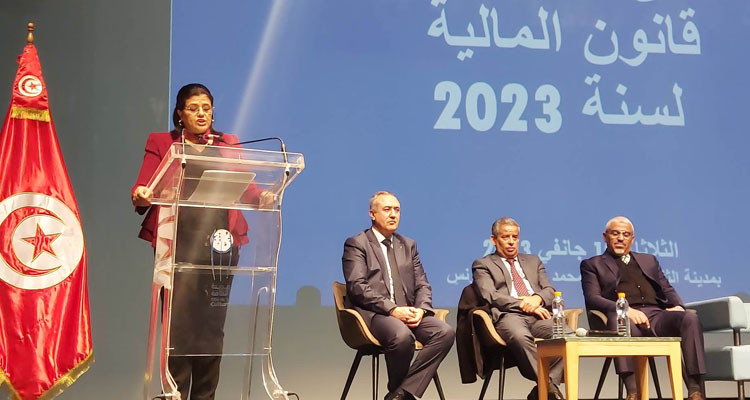 وزيرة المالية: قانون المالية 2023 يتضمن تحديات من أجل تجسيم برنامج الإصلاحات الكبرى