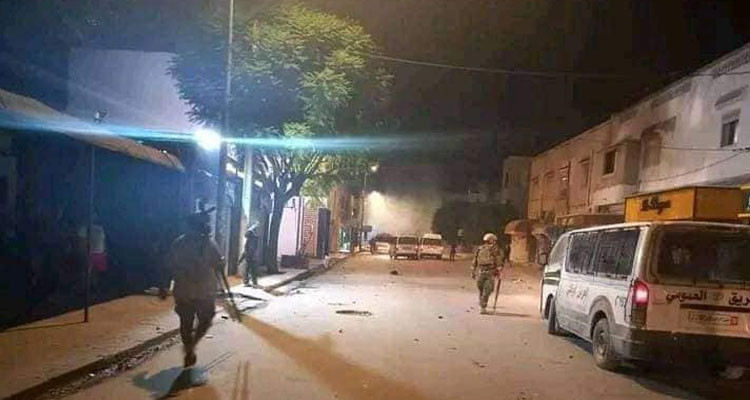 القصرين: الاحتفاظ بـ15 شابا من أجل المشاركة في أحداث الشغب الأخيرة بالجهة