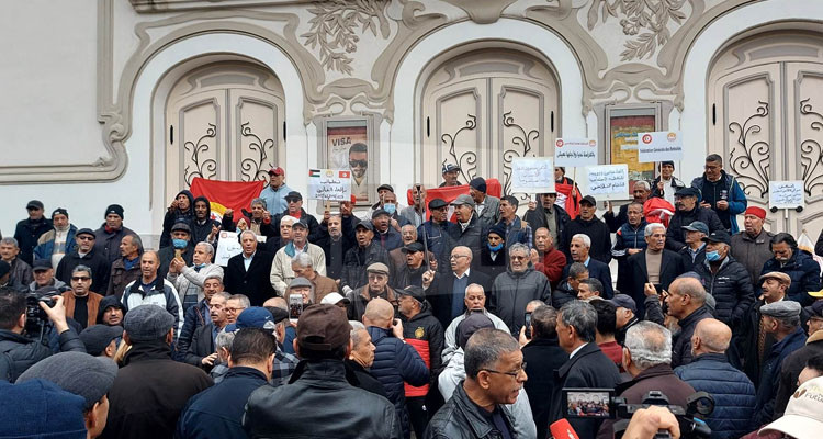 متقاعدون يطالبون في وقفة احتجاجية بالعاصمة باحترام آجال صرف جراياتهم