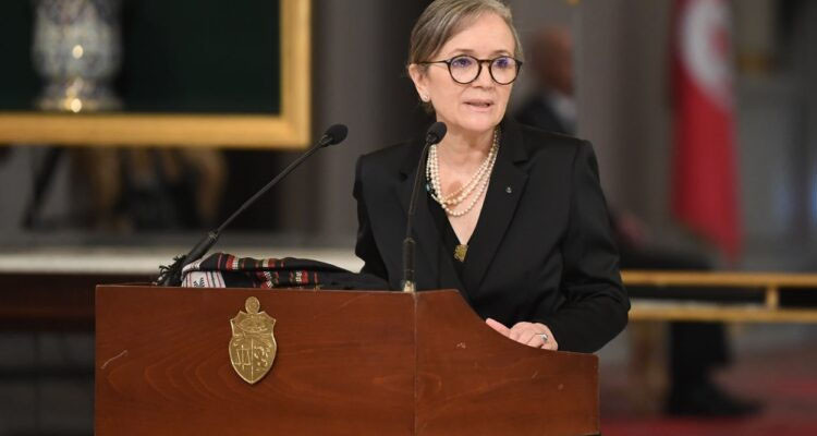 رئيسة الحكومة تتحادث بدافوس مع رئيسة البنك الأوروبي لإعادة الإعمار والتنمية