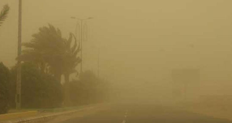 رياح رملية قوية تحجب الرؤية بالطريق السيارة أ1 الصخيرة - قابس