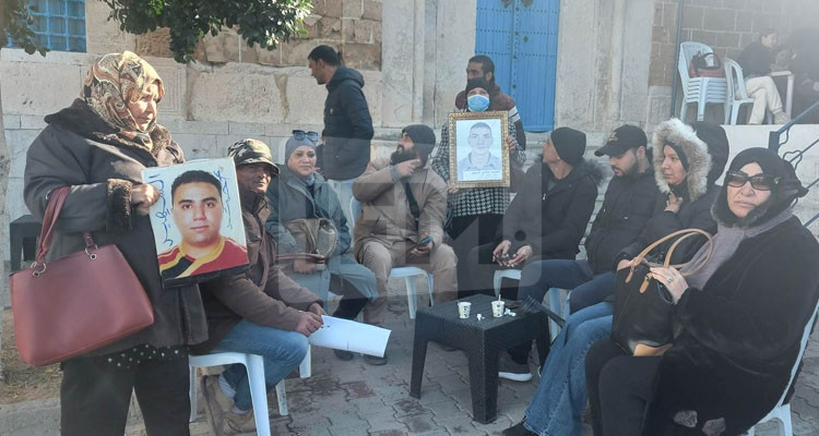 القصبة: وقفة احتجاجية لأهالي شهداء وجرحى الثورة