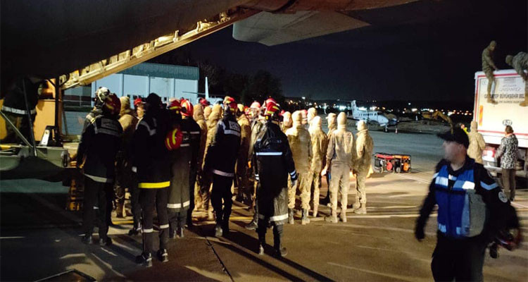 فريق الحماية المدنية الأول وصل إلى تركيا وانطلق في جهود الإغاثة والإنقاذ