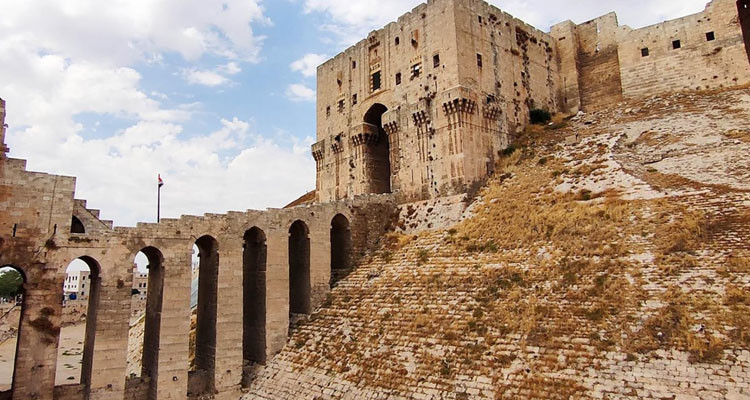 سوريا:  تضرر قلعة حلب التاريخية جراء الزلزال