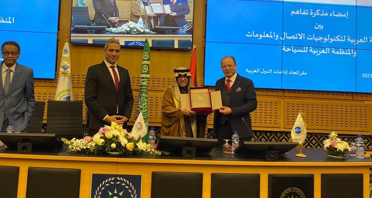 المنظمة العربية لتكنولوجيات الاتصال توقع مذكرة تفاهم مع المنظمة العربية للسياحة