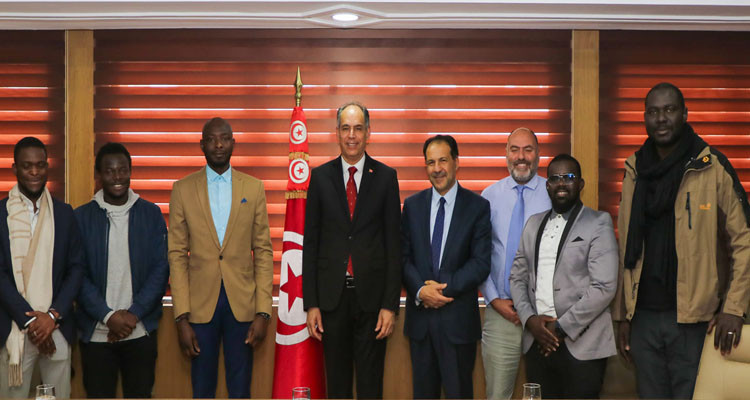 وزير التعليم العالي يؤكد دعم الوزارة للطلبة الدوليين الذين يزاولون دراستهم في تونس