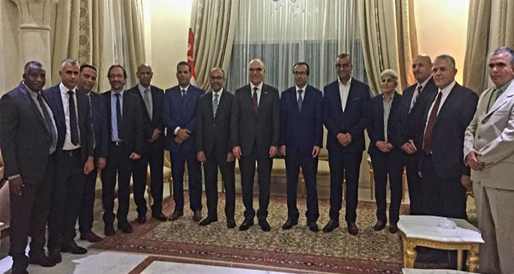 وزير الخارجية يلتقي ممثلي الهياكل التونسية بنواكشوط