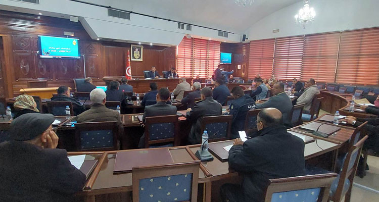 المدير الجهوي للتجارة بصفاقس: سيتم توريد 9 آلاف طن من الزيت النباتي المدعم