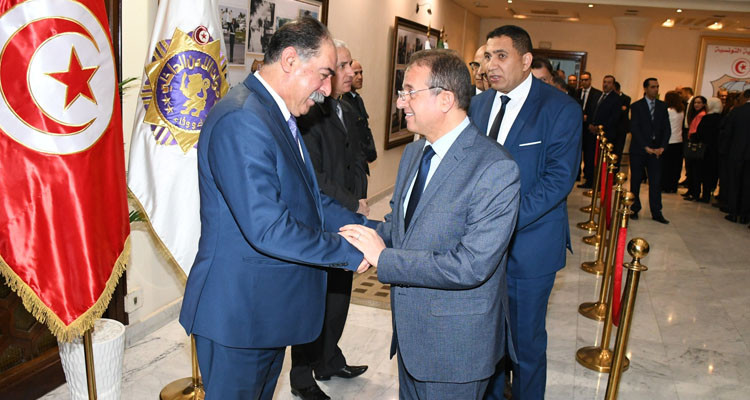 وزير الداخلية يشدد على تكثيف الجهُود لحماية  الوطن والمواطنين