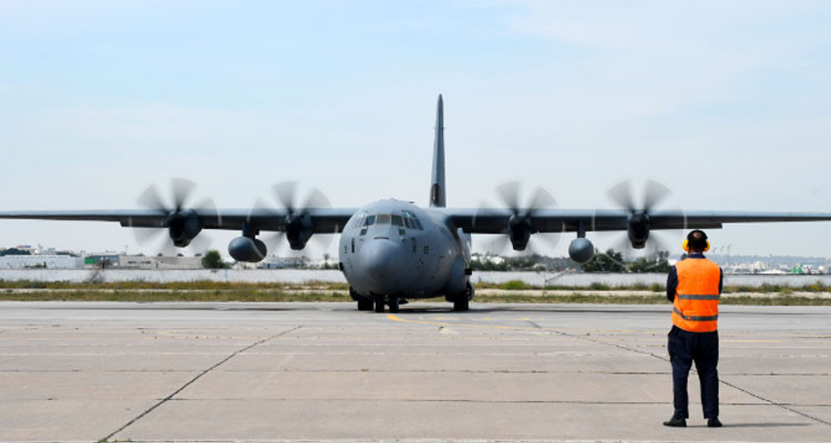 طائرة عسكريّة تتوجه نحو مطار أسوان بمصر لإجلاء تونسيين من السودان