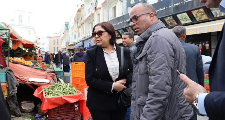 وزيرة التجارة تعاين التجاوزات في أسواق سيدي البحري والقلالين والحلفاوين
