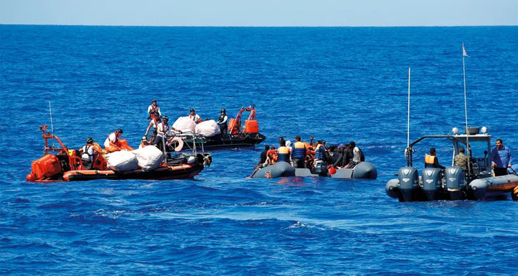 إنقاذ 43 مهاجرا غير نظامي من الغرق