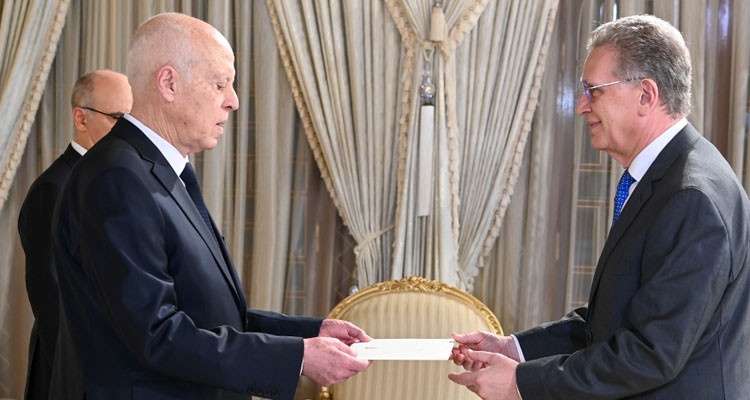 رئيس الدولة يتسلم أوراق اعتماد سفيرين جديدين لدى تونس