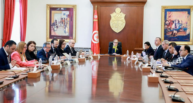 رئيسة الحكومة تشرف على جلسة عمل وزارية