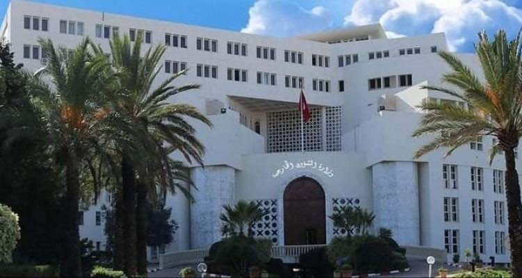 صدور أوامر إنهاء مهام 3سفراء و8 قناصل بالرائد الرسمي: مصدر من وزارة الخارجية يوضّح