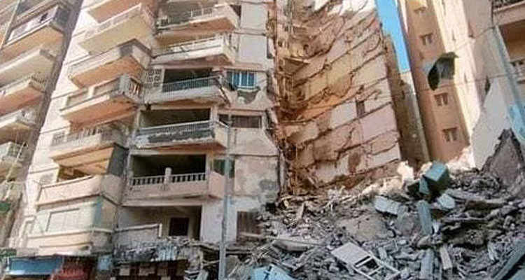 مصر: انهيار مبنى من 13 طابقا في الإسكندرية