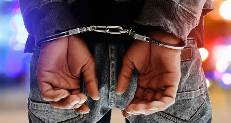 باب عليوة: القبض على شخص بصدد نشل حقيبة إمرأة