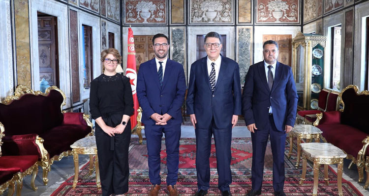 رئيس البرلمان يتحادث مع وفد عن مركز جينيف لحوكمة قطاع الأمن