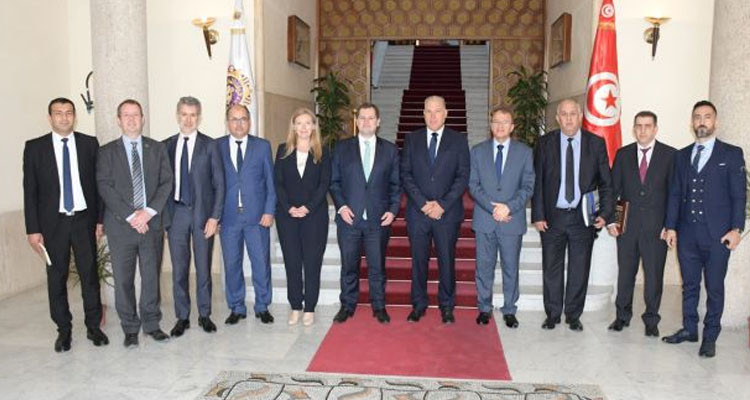 في مقر الداخلية : الهجرة غير النظامية محور جلسة عمل جمعت قيادات أمنية ومسؤولين بريطانيين