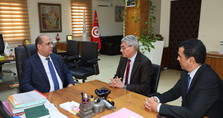 وزير الشؤون الاجتماعية يدعو العاملين بالصندوق الوطني للضمان الاجتماعي إلى مضاعفة الجهود لتحسين الخدمات