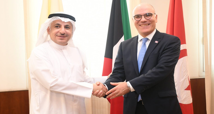 وزير الخارجية يدعو إلى الإسراع بعقد المنتدى الاقتصادي التونسي الكويتي ودعم الشراكة بين البلدين