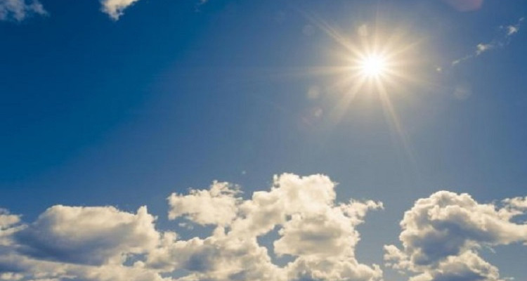 طقس صاف إلى قليل السحب