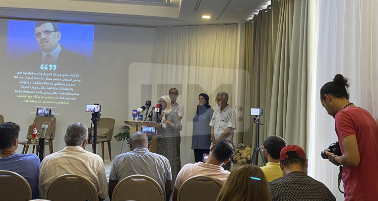 زوجة عبد الحميد الجلاصي: أدعو المجتمع المدني للوقوف معنا يوم الخميس المقبل أمام محكمة الإستئناف بتونس