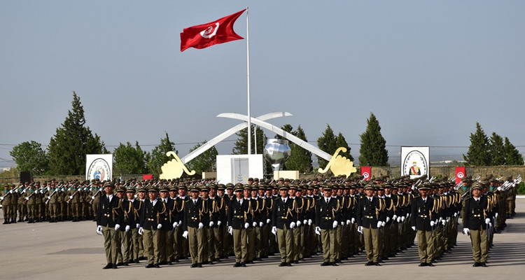 وزير الدفاع يشرف على اختتام السنة الجامعية 2022-2023 بالأكاديمية العسكرية