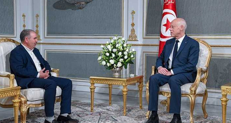 الطاهري البرباري: ينفي وجود وساطات بين نور الدين الطبوبي ورئيس الجمهورية