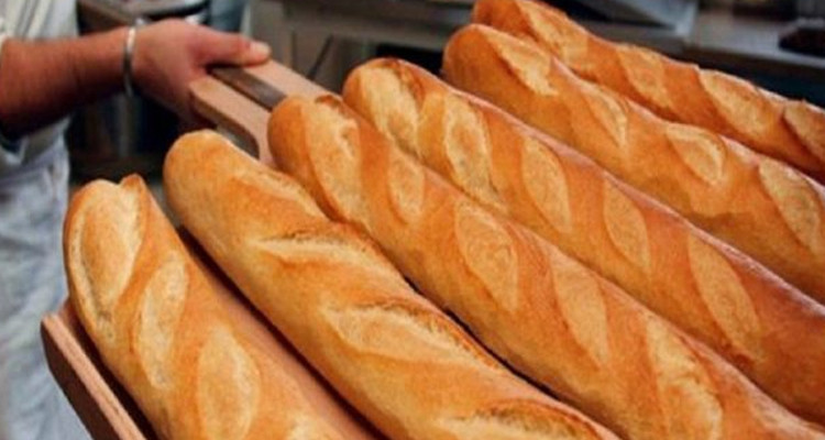 رئيس مجمع المخابز العصرية: ''كان يعطيوني الفارينة المدعمة نتعهد نبيع الباقات بـ150 مليم''