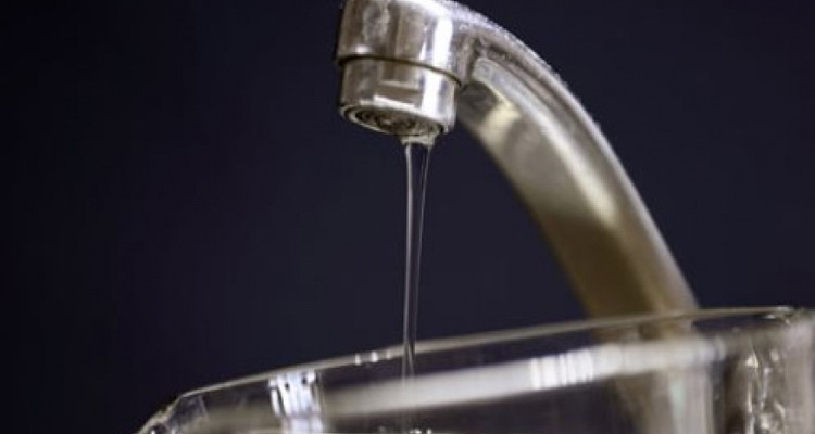 إنقطاع واضطراب في توزيع مياه الشرب بعدد من المناطق بولاية قابس