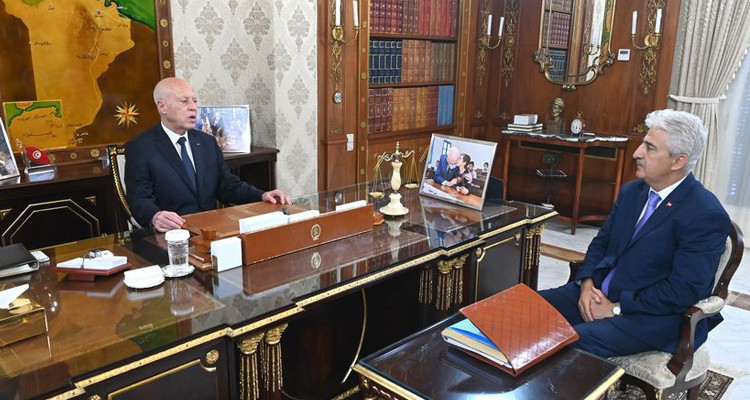 فحوى لقاء رئيس الجمهورية بوزير الدفاع