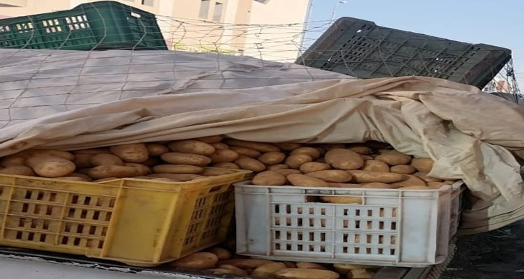 قبلي: ضبط شاحنة بصدد نقل 2 طنا  من مادة البطاطا