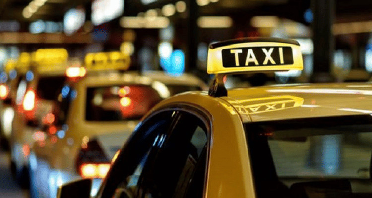 أريانة: سائق تاكسي يتعرض إلى الإعتداء بالعنف بواسطة آلة حادة