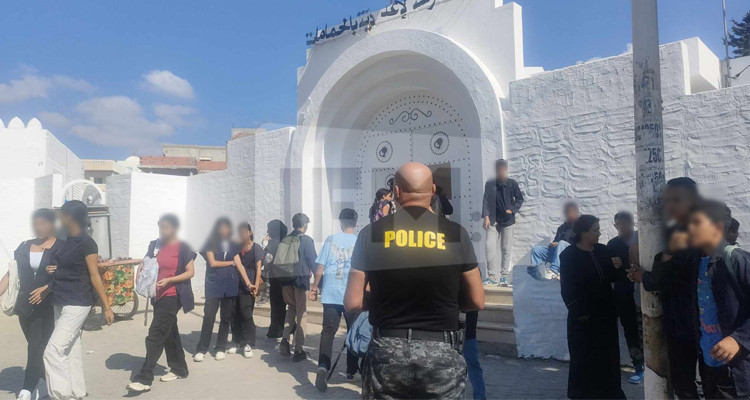 تلاميذ يتذمرون من البراكاجات التي يتعرضون لها من طرف منحرفين أمام معهد الهادي والي بالحمامات