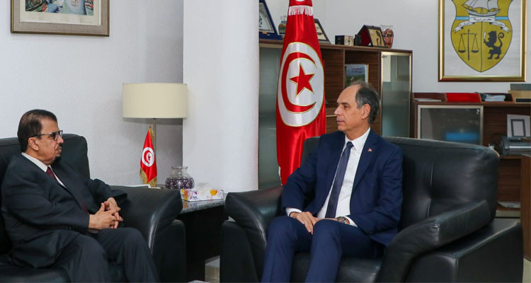 منصف بوكثير ومدير مركز اليونسكو الإقليمي للجودة يتباحثان مسألة التّقييم والاعتماد في التعليم العالي