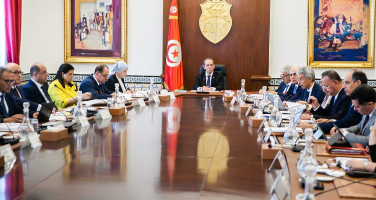 جلسة عمل وزارية للنظر في الملامح الكبرى لمنوال النمو لسنة 2024