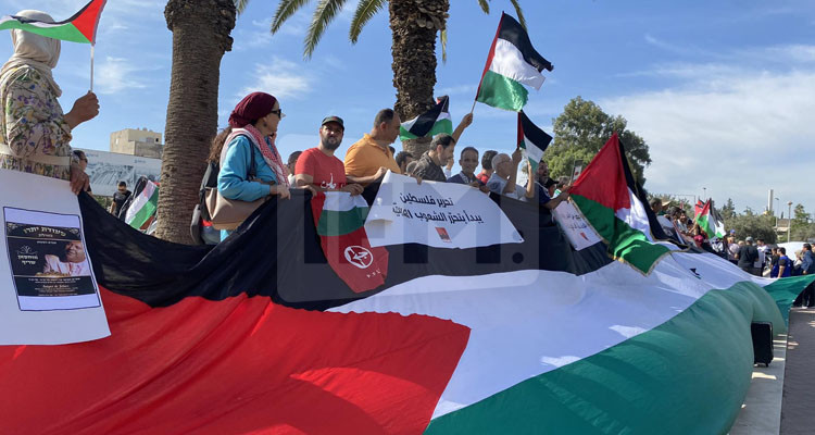 وقفة أمام البرلمان من أجل الدعوة إلى  تمرير مشروع قانون تجريم التطبيع