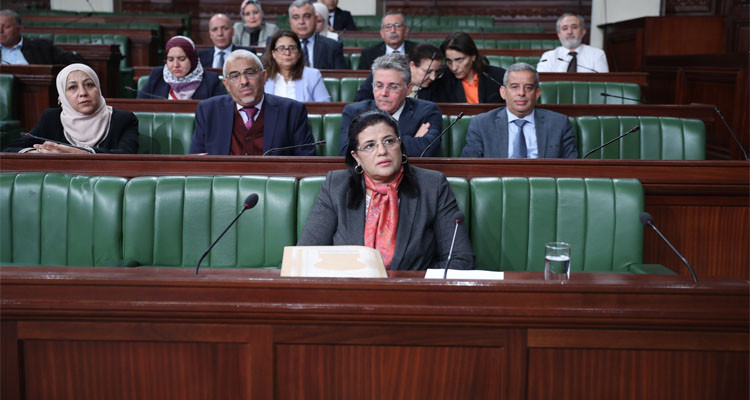 وزيرة المالية: أعوان المراقبة الجبائية نفذوا أكثر من 132 ألف عملية لمكافحة التهرب الجبائي