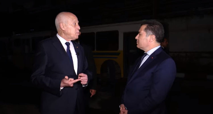 رئيس الدولة لوزير النقل: ''النقل الجماعي يجب أن يكون منظم والإجراءات لا بد من أن تكون في خدمة الشعب''