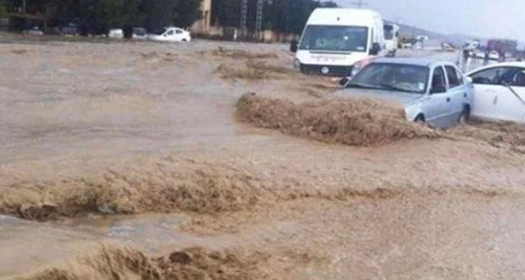 قابس: انقطاع حركة المرور بالطريق الرابطة بين الحامة ومطماطة