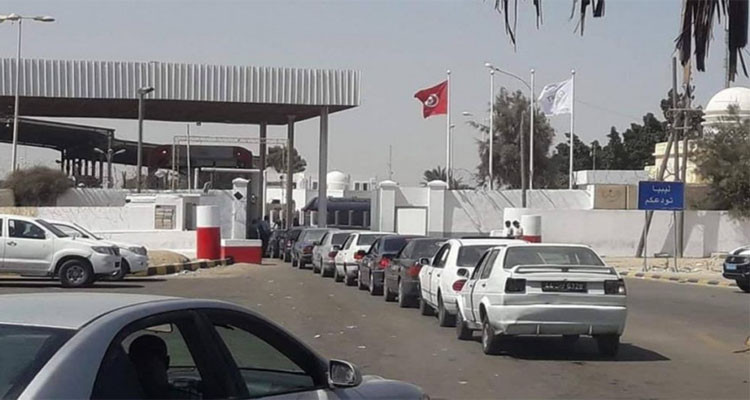 بداية من غرة جانفي 2024: إجبارية استظهار السيارات الليبية الداخلة إلى تونس ببطاقات الكترونية