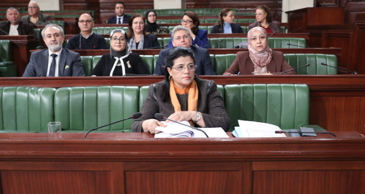 البرلمان يصادق على فصول من مشروع قانون المالية 2024 تتعلق بالمنظومة القضائية العدلية والنقل والتن الأحمر