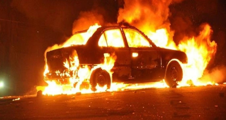 احتراق سيارة على مستوى السفارة الأمريكية